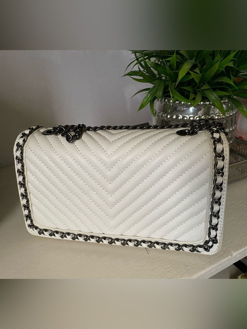 White Quilted Chain Shoulder Bag - Classic Women’s Crossbody